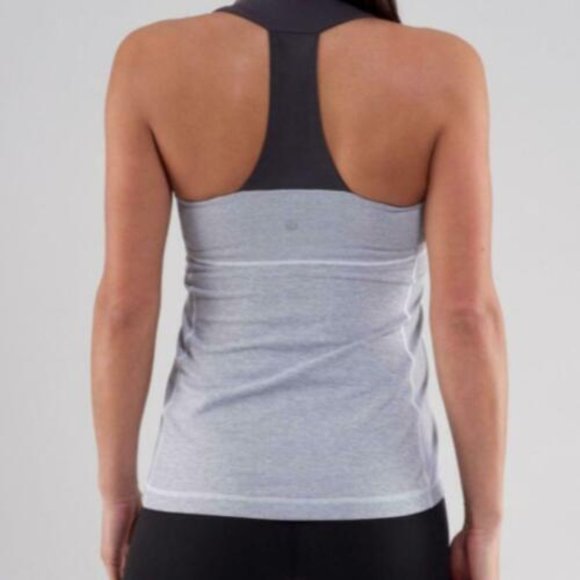 Lululemon T-strap Tank Top Gray/White Micro Stripe Size 8 Shelf Bra Racerback - Picture 3 of 8